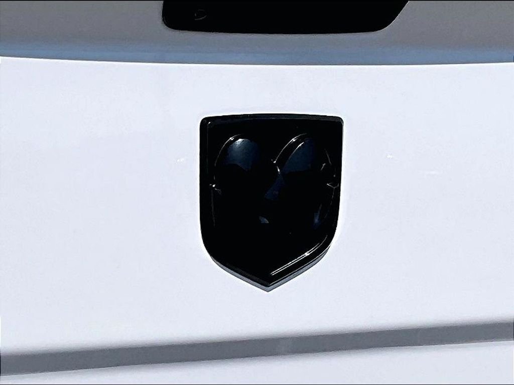 Used 2020 White Ram Warlock image 26