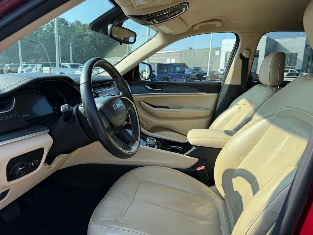 Used 2022 Red Jeep Limited image 4