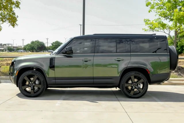 New 2026 Woolstone Green Metallic Land Rover S image 16