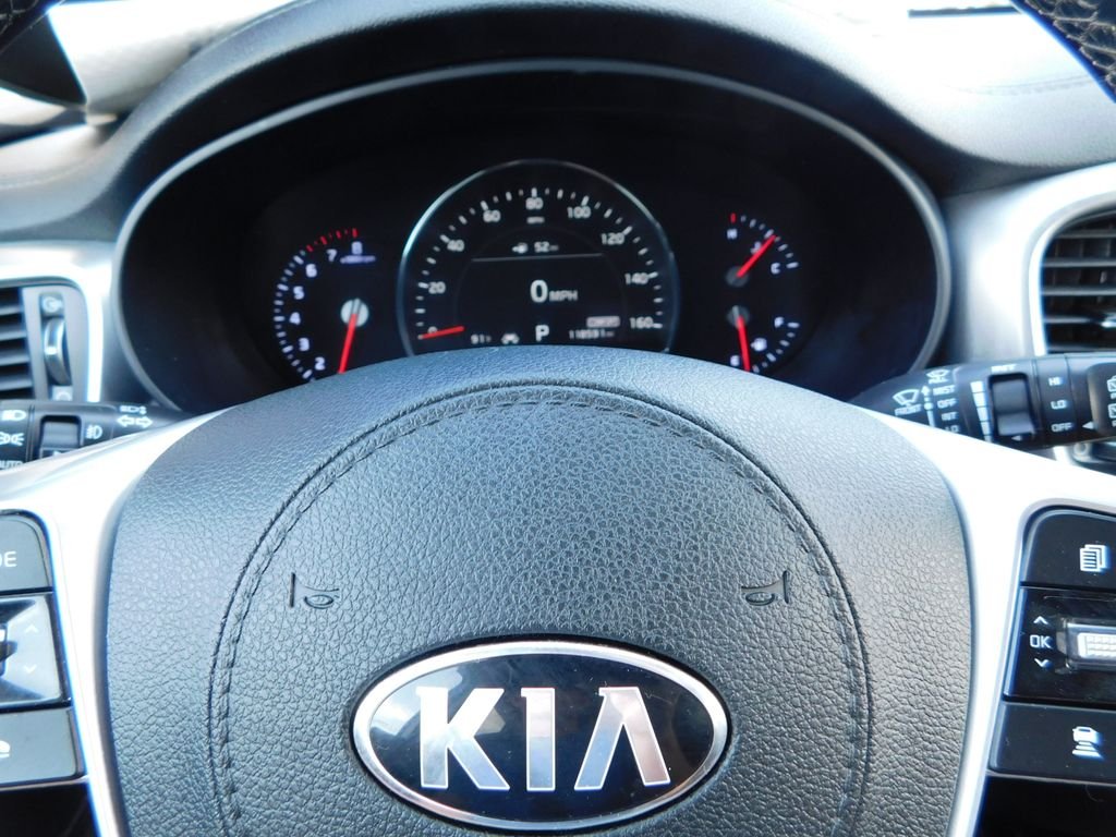Used 2020 White Kia SX image 34