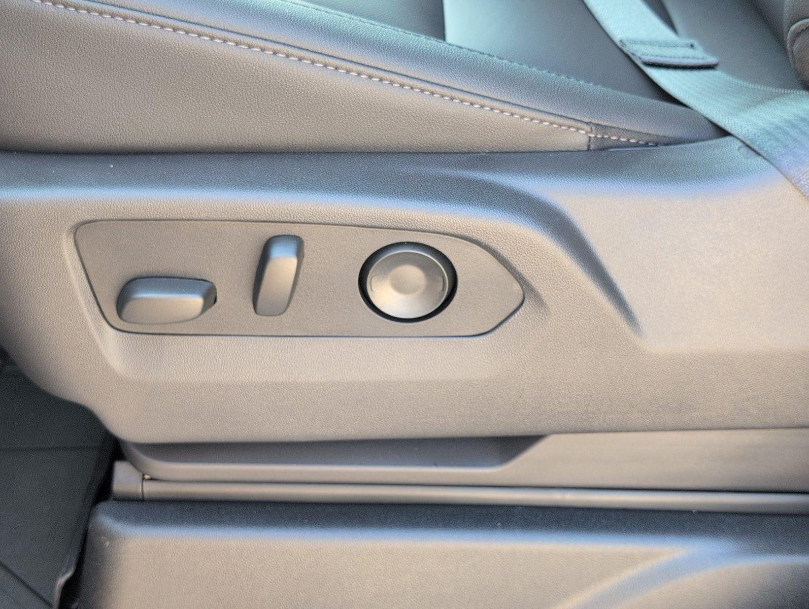 New 2026 Summit White Chevrolet LT image 18