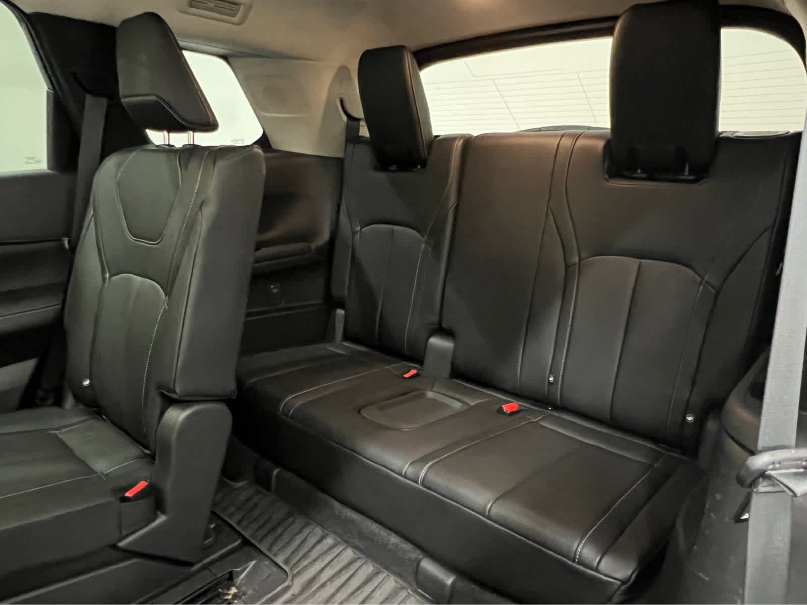 Used 2022 Graphite Shadow INFINITI LUXE image 33
