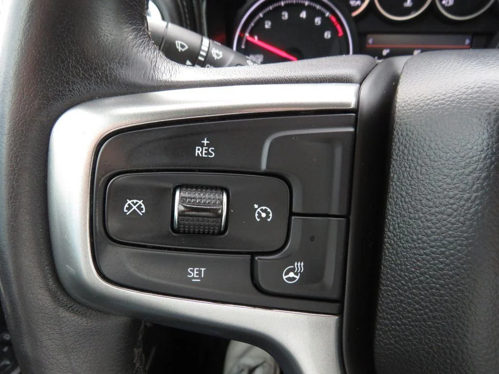 Used 2021 Red Chevrolet RST image 27