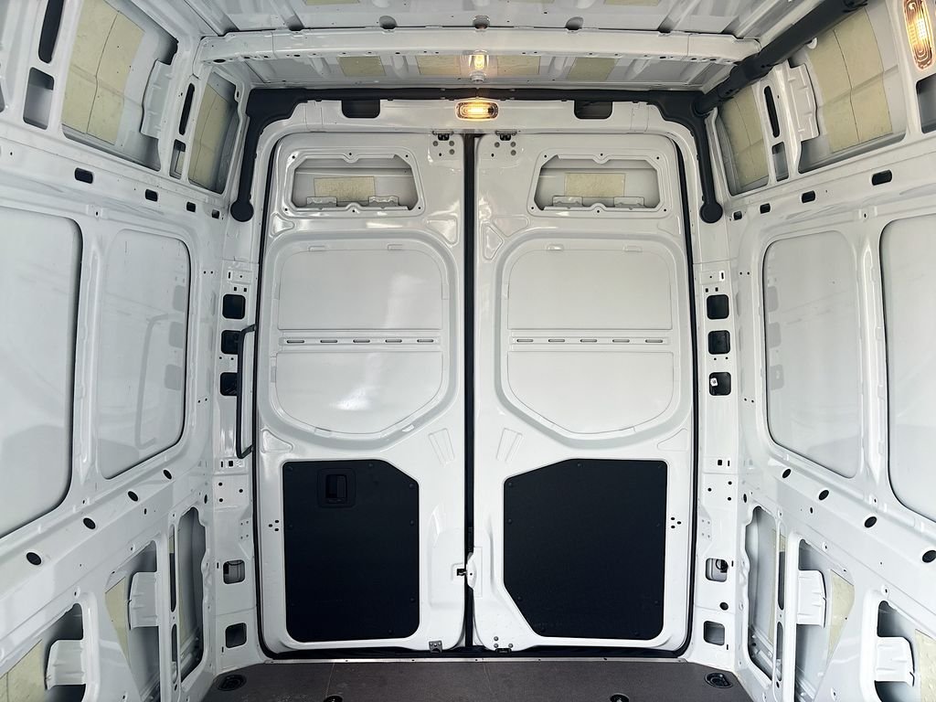 Used 2025 White Mercedes-Benz Cargo 144 WB image 20