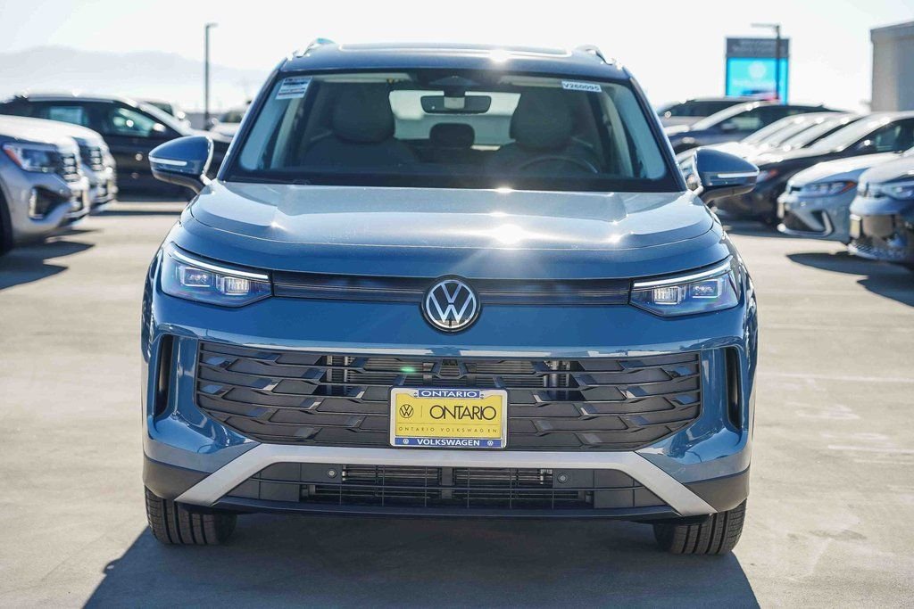 2026 Volkswagen Tiguan SE - Photo 4