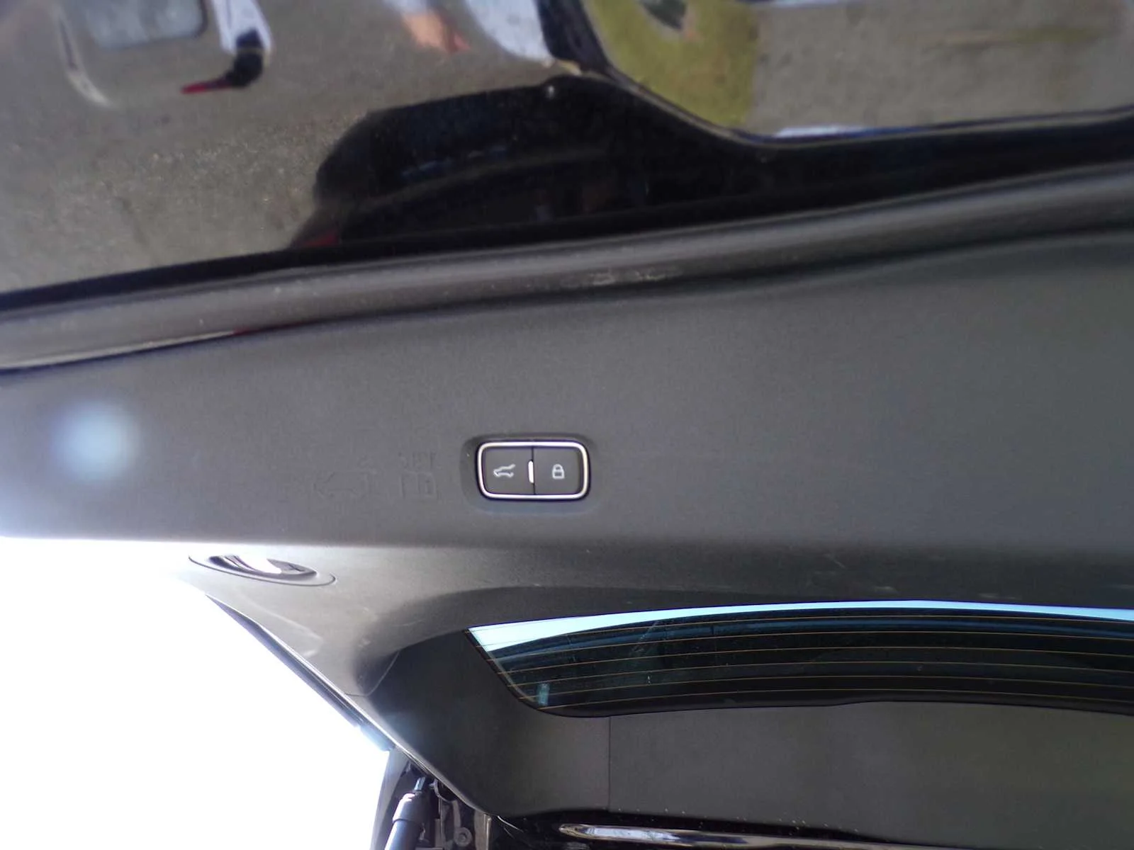 Used 2025 Agate Black Metallic Ford Active image 12
