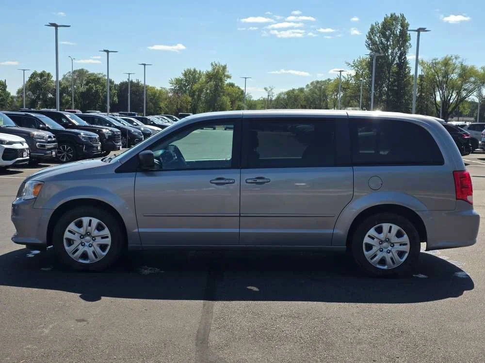 Used 2016 Dodge Grand Caravan SE with VIN 2C4RDGBG1GR171449 for sale in St. Cloud, Minnesota