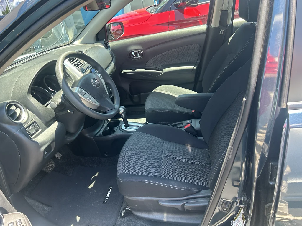 Used 2016 Blue Nissan 1.6 SV image 2