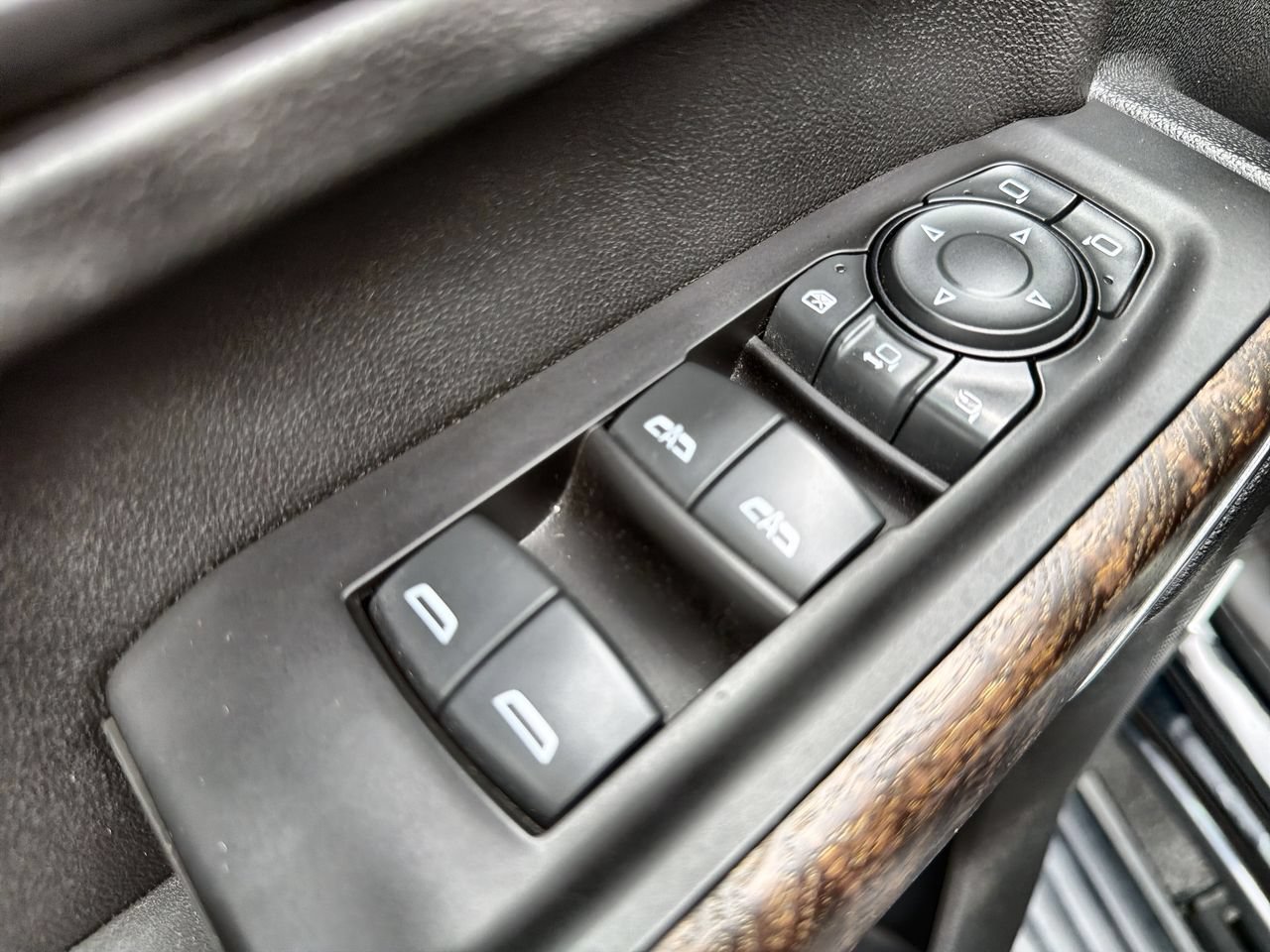 Used 2021 EBONY TWILIGHT METALLIC GMC Denali image 19