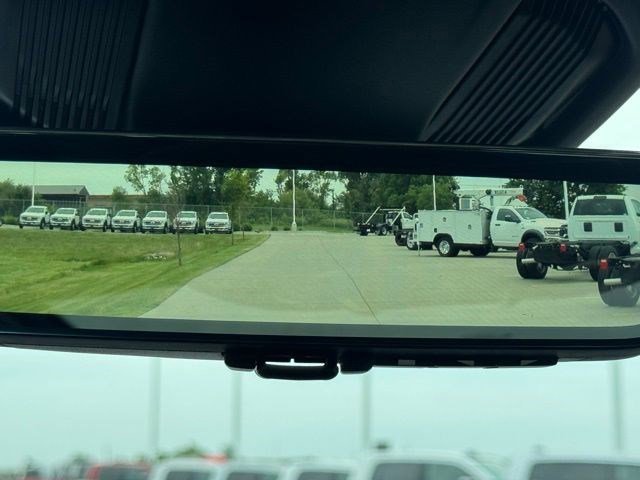 New 2026 Bright White Clear-Coat Exterior Paint Jeep Overland image 30