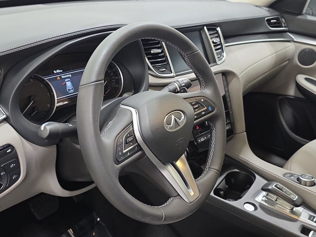 Certified Used 2025 Graphite Shadow INFINITI LUXE image 13