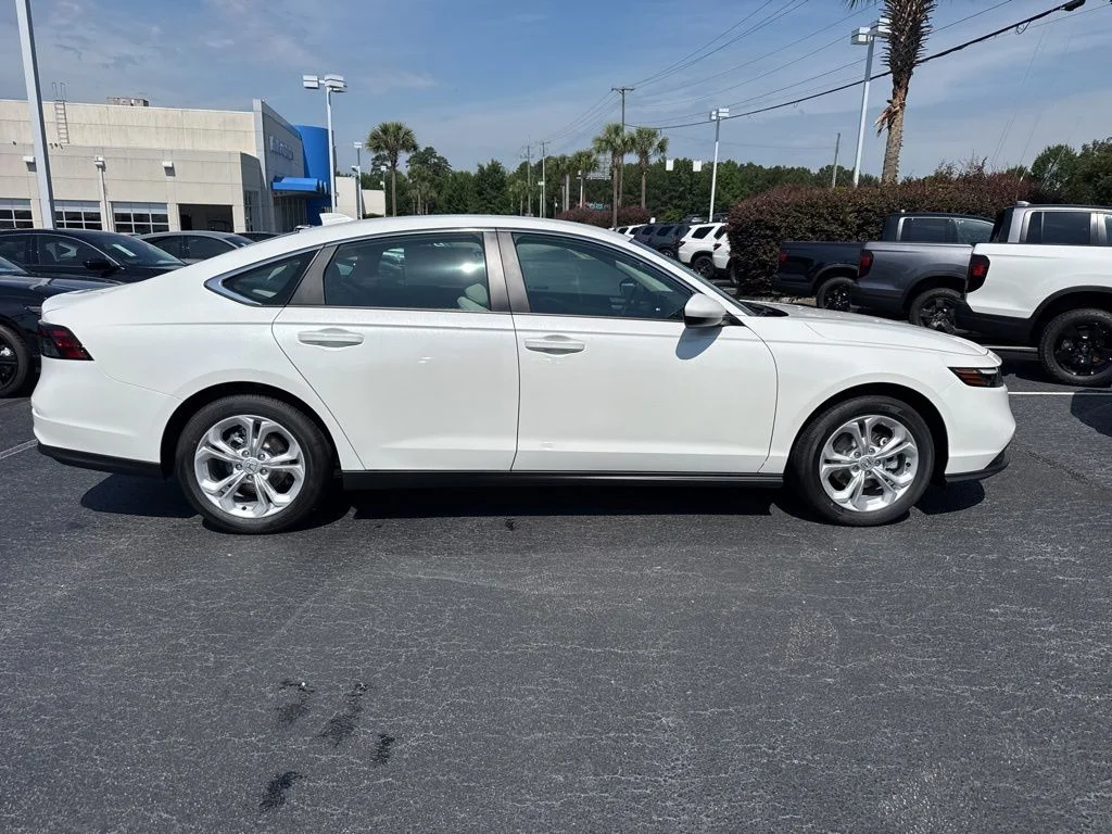 New 2026 Platinum White Pearl Honda LX image 2