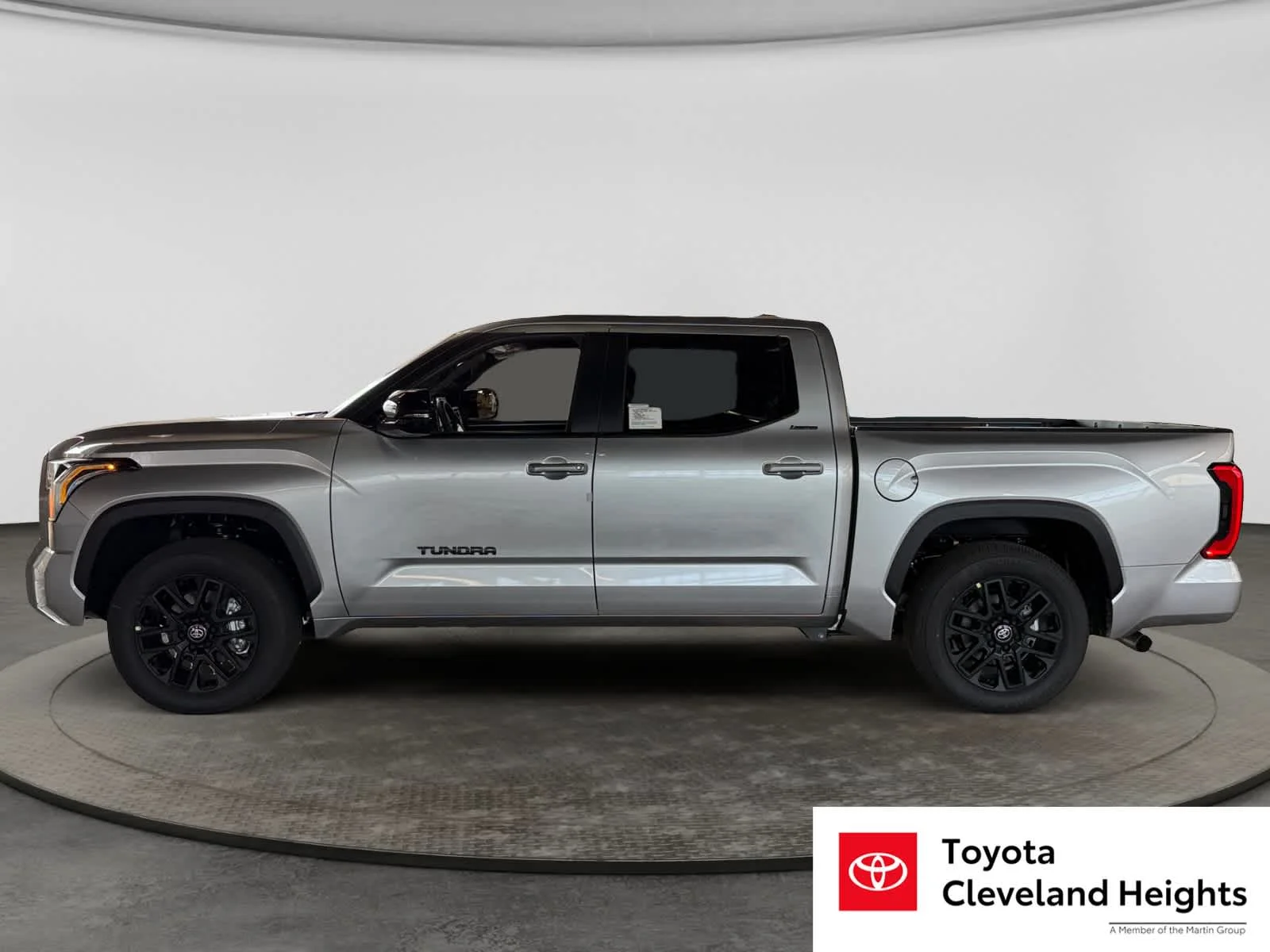 2026 Toyota Tundra Limited - Photo 8