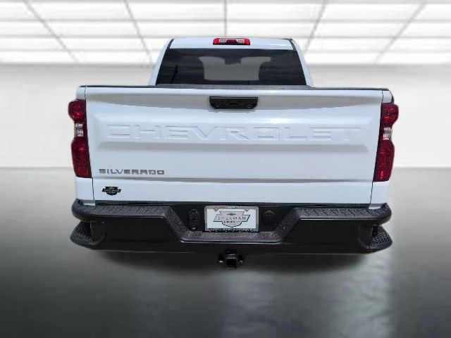New 2026 Summit White Chevrolet WT image 20
