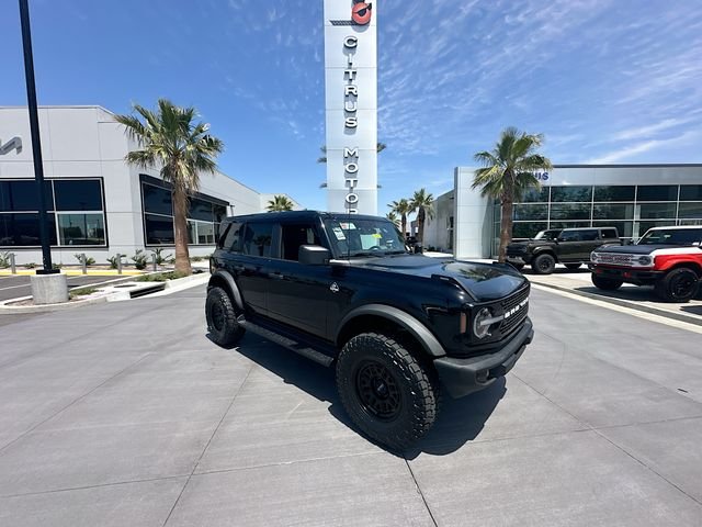 2026 Ford Bronco Outer Banks 4x4 -- Shadow Black