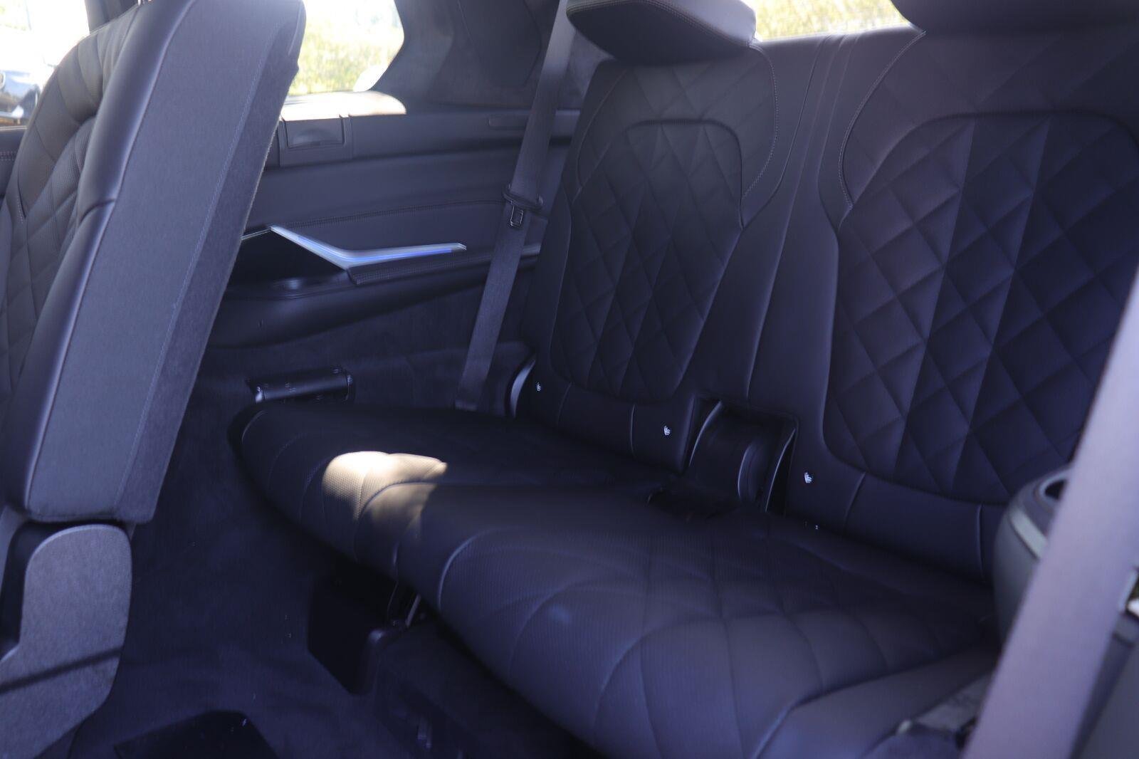 Used 2026 GRAY BMW xDrive40i image 15