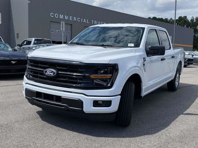 New 2026 Oxford White Ford XLT image 5