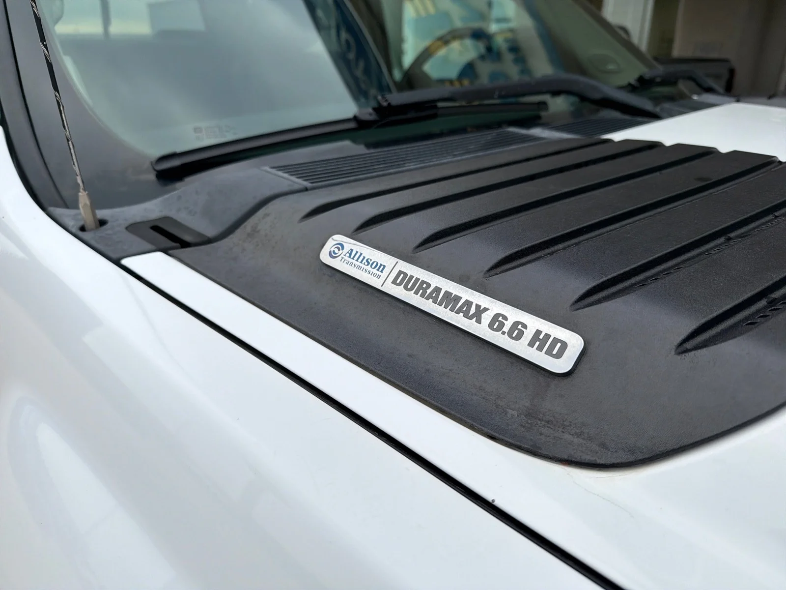 Used 2014 Summit White Chevrolet LTZ image 5