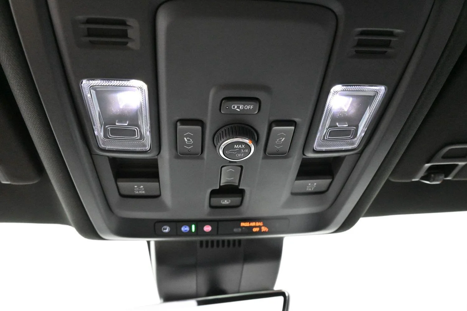 Used 2025 Sterling Metallic GMC AT4 Ultimate image 32