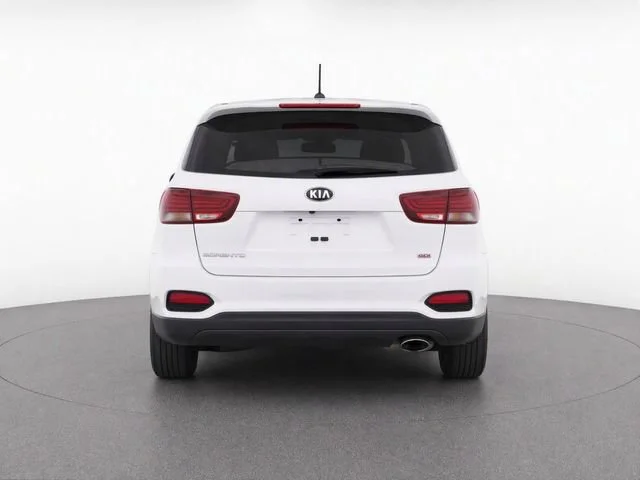 Used 2019 Snow White Pearl Kia L image 6