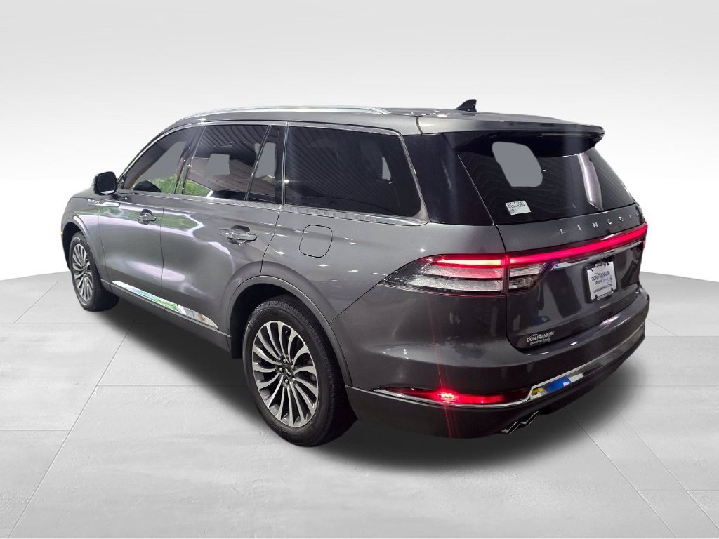 Used 2022 Gray Lincoln Reserve image 3