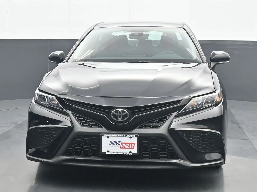 Used 2022 Black Toyota SE Nightshade image 1