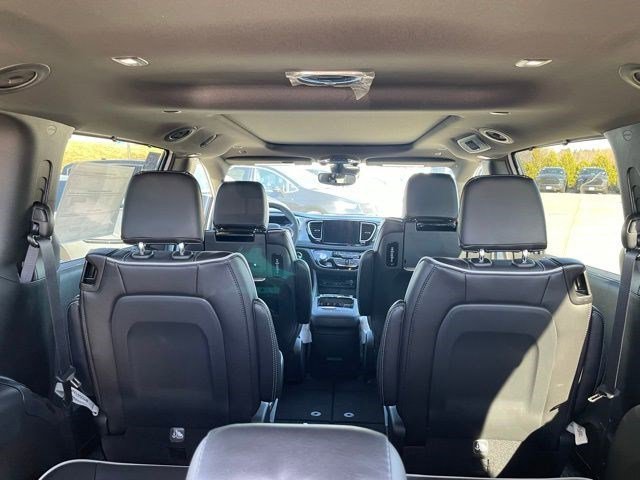 New 2026 Bright White Clearcoat Chrysler Limited image 9