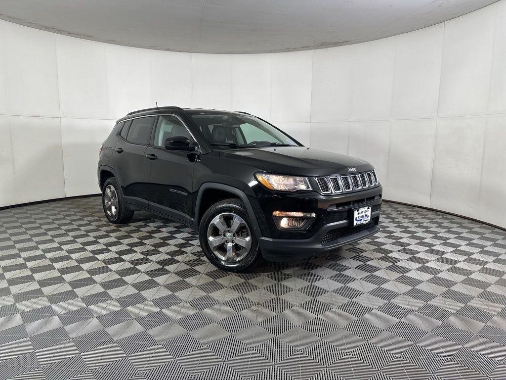 Used 2019  Jeep  image 6