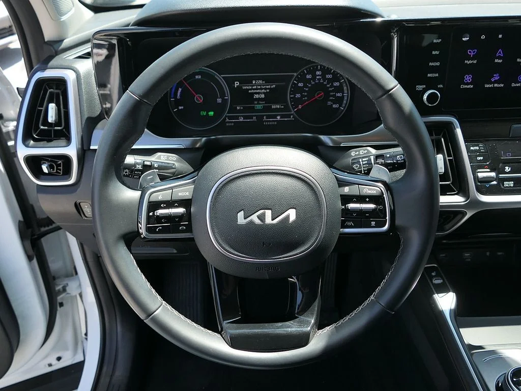 Used 2023 White Kia EX image 18