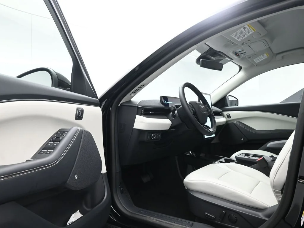 Used 2025 Black Ford Premium image 9