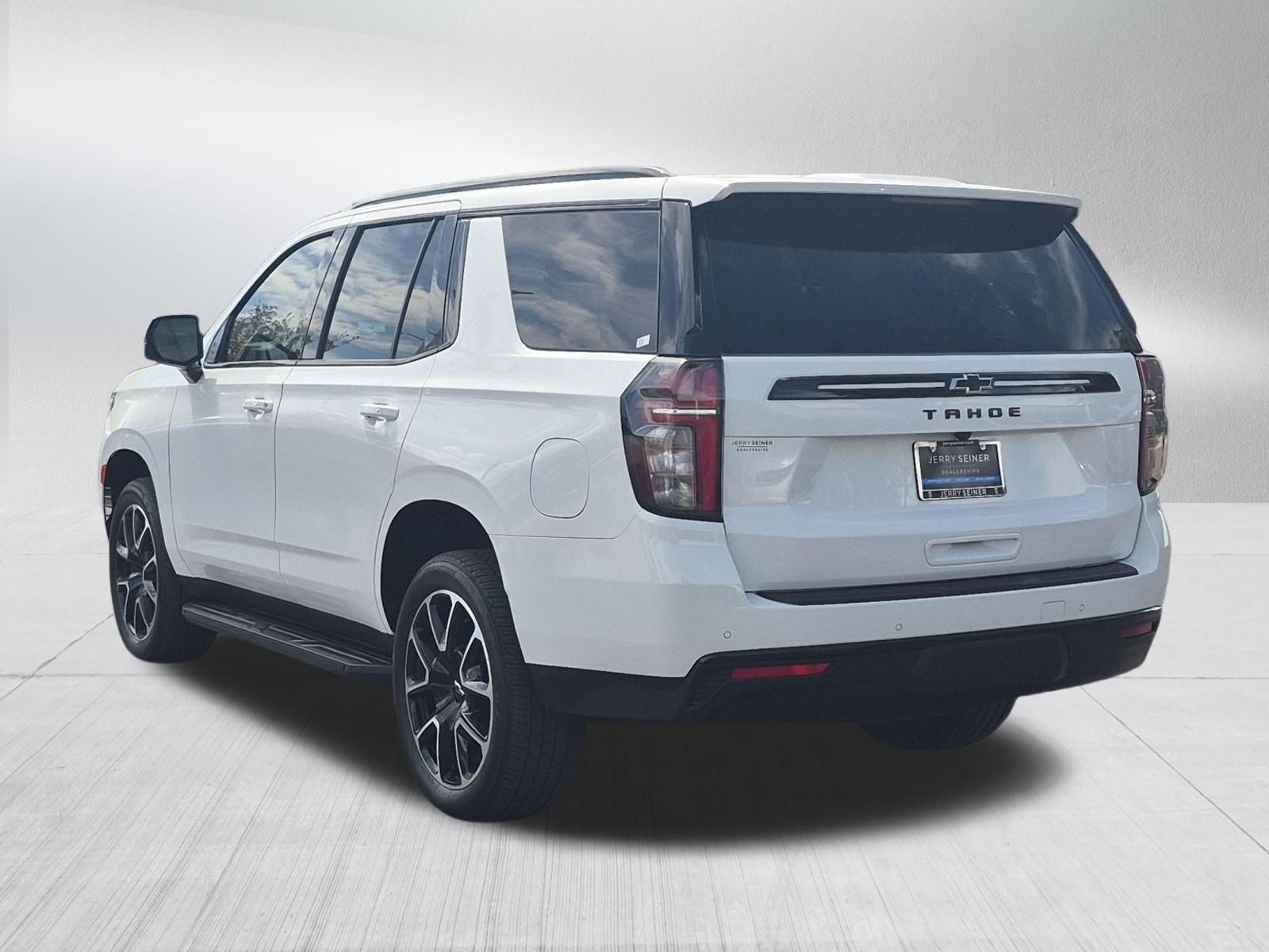 Used 2024 Summit White Chevrolet RST image 3