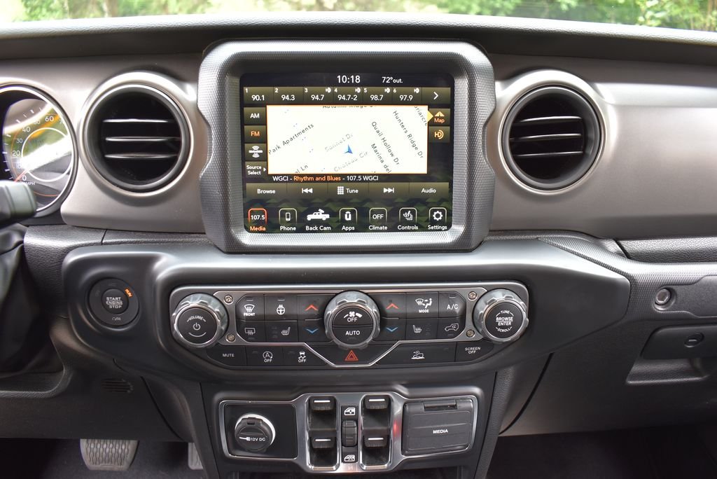 Used 2022 Crystal Metallic Jeep Sport image 34
