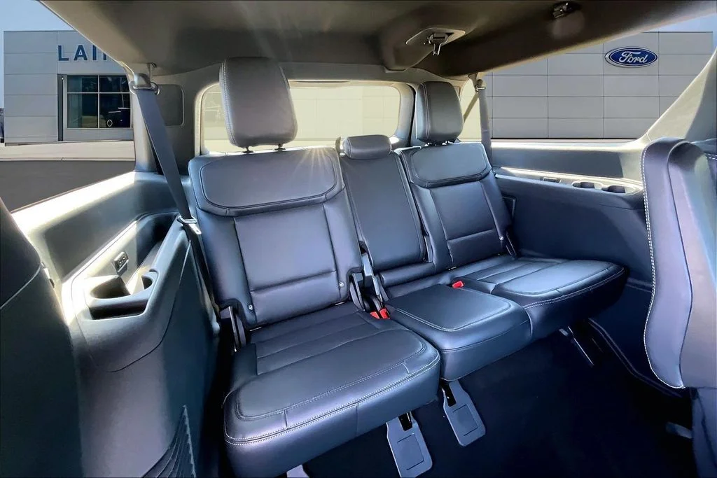 New 2026 White Ford MAX Platinum® image 29
