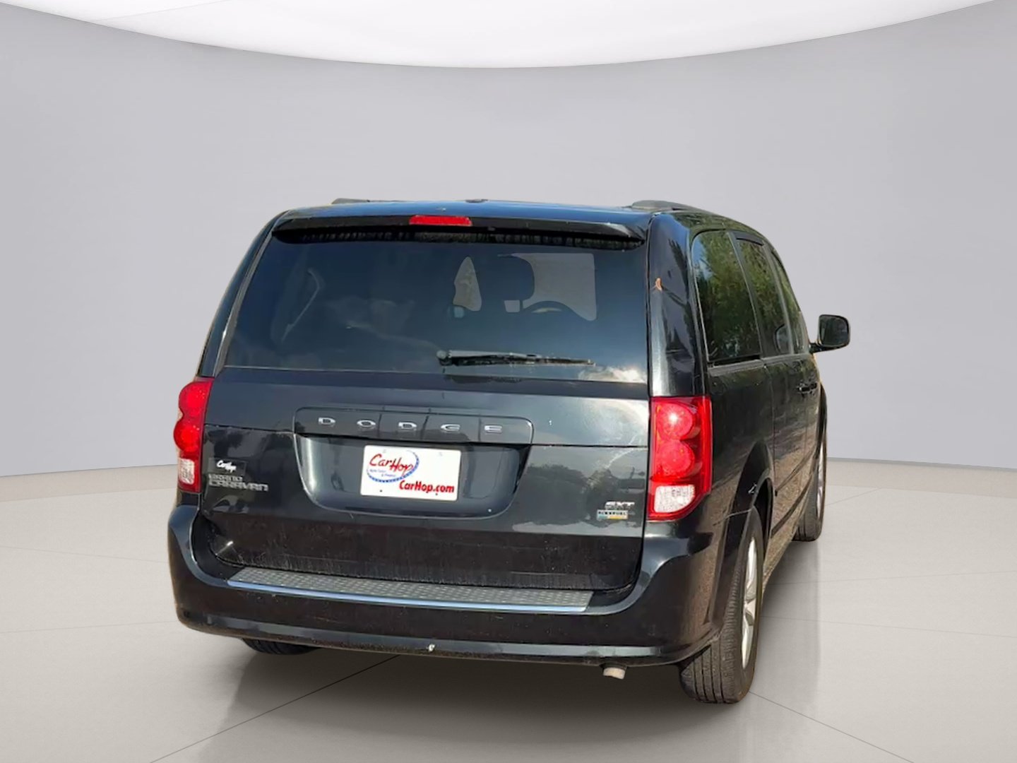 Used 2016 Black Dodge SXT image 4