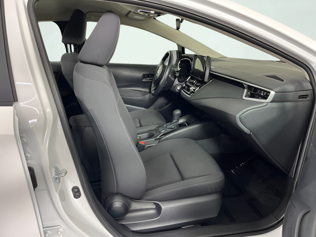 Used 2025 Ice Toyota LE image 16
