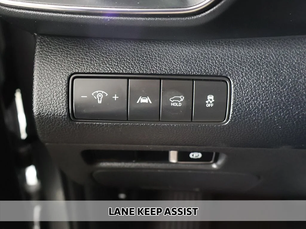 Used 2022 Silver Hyundai XRT image 4