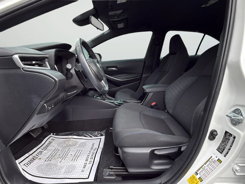Used 2021 White Toyota SE image 16