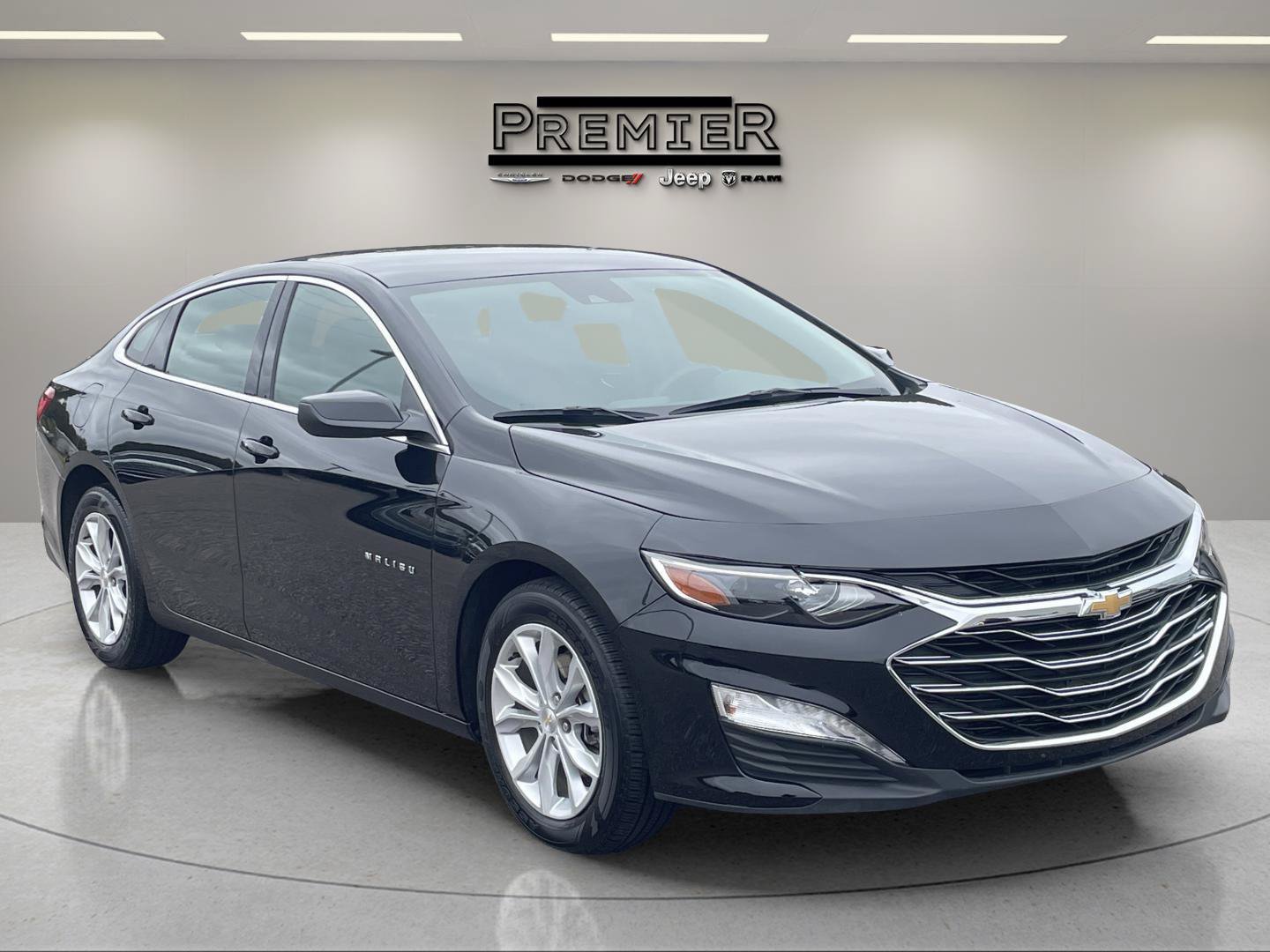 Used 2025 Mosaic Black Metallic Chevrolet LT image 3