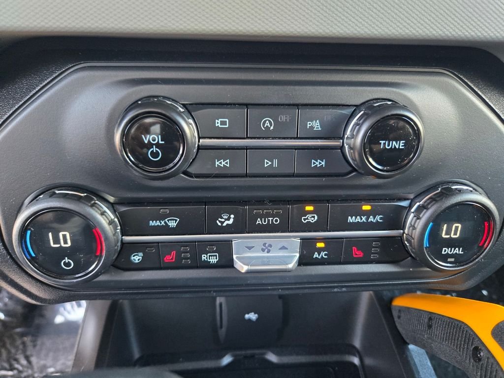 Used 2023 Blue Ford Badlands image 16