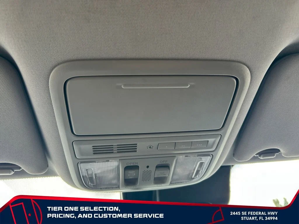 Used 2017  Honda Touring image 39