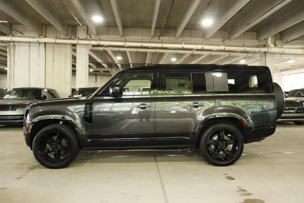 New 2026 Carpathian Grey Land Rover X-Dynamic SE image 4