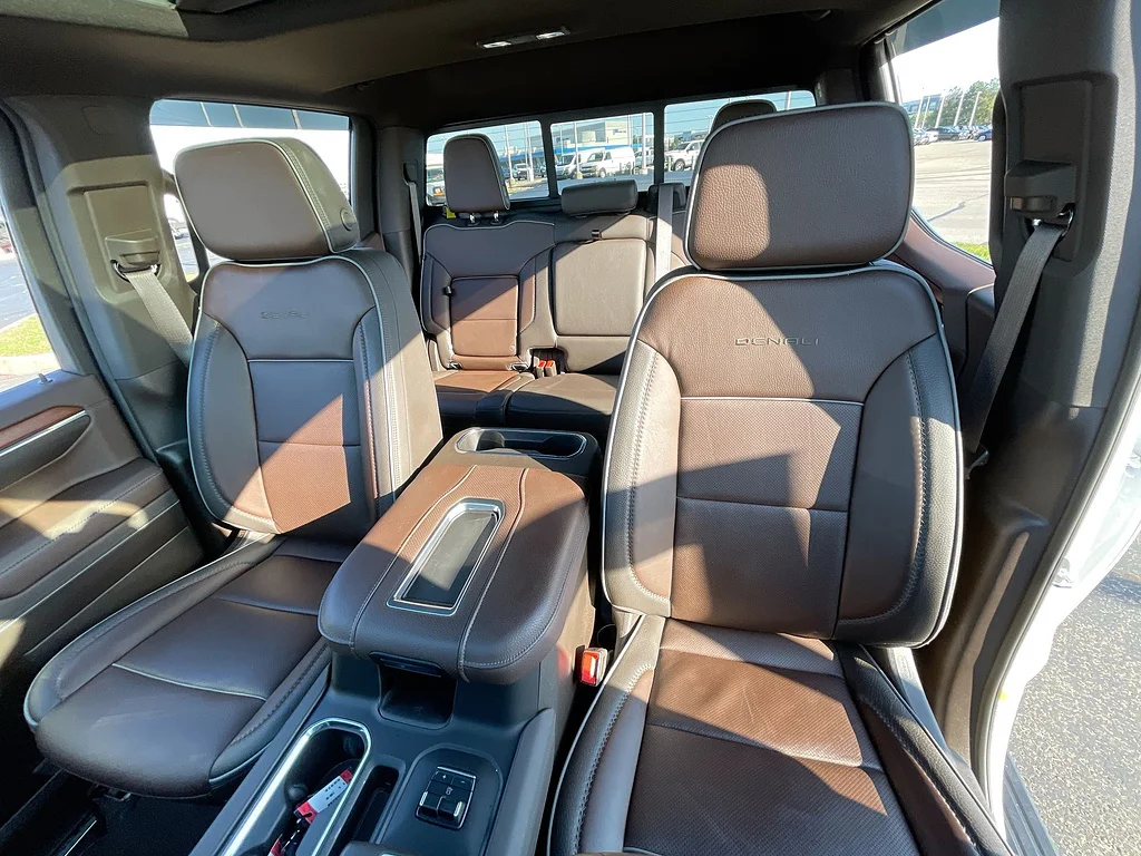 Used 2022 SUMMIT WHITE GMC Denali image 21