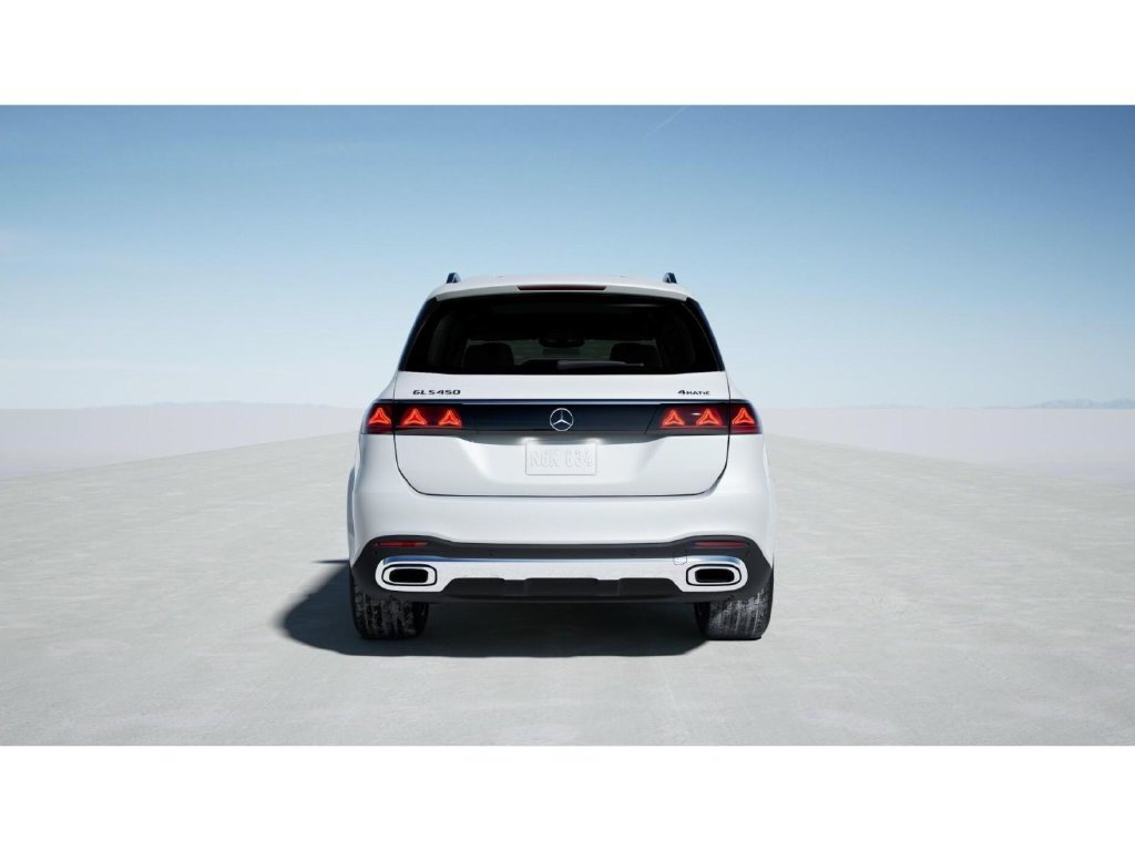 New 2027 MANUFAKTUR Moonlight White Metallic Mercedes-Benz GLS 450 image 25