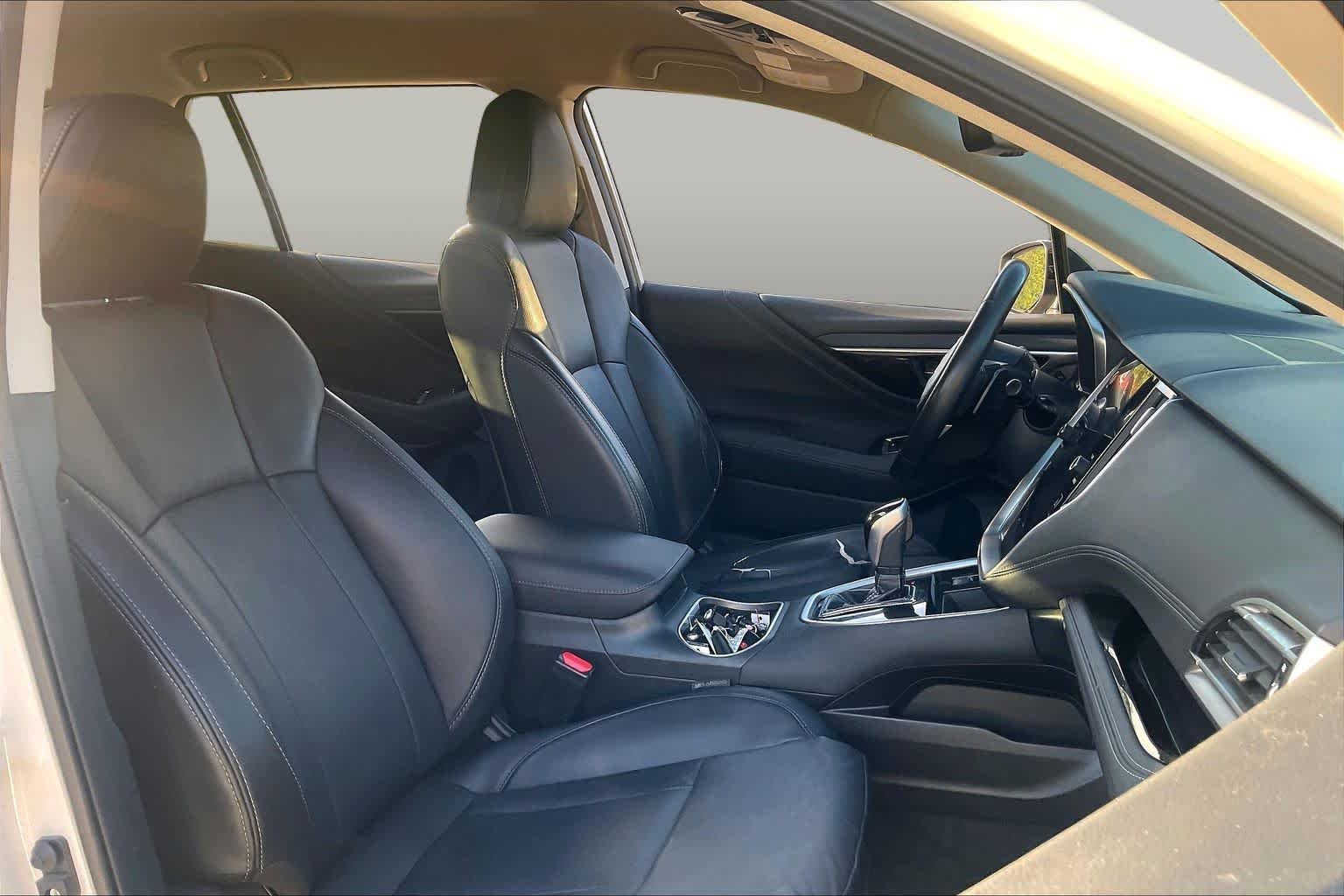 Used 2021 Crystal White Pearl Subaru Limited image 9