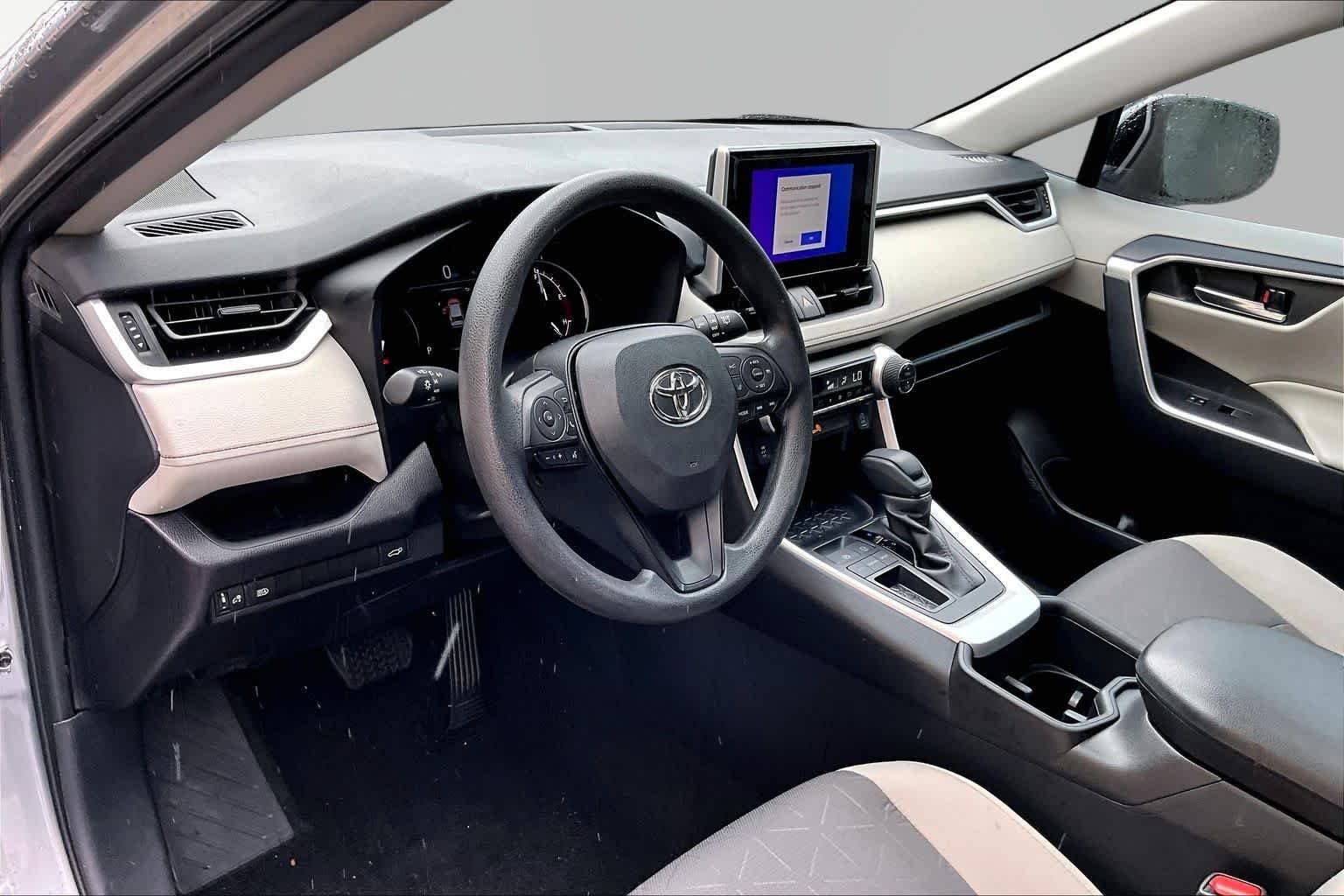 Used 2025 Silver Sky Metallic Toyota XLE image 18