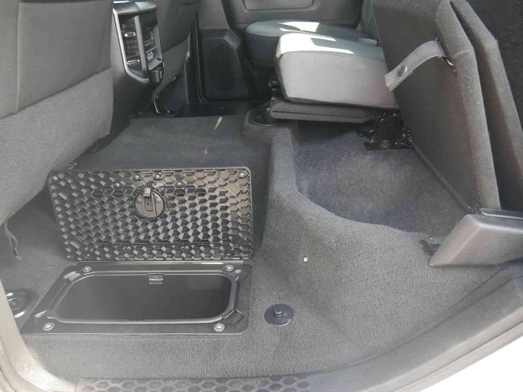 Used 2022 White Ram Big Horn image 18