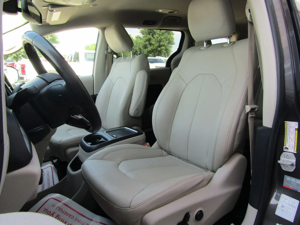 Used 2021 Gray Chrysler Touring L image 22