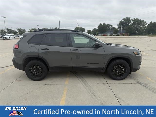 Used 2023 Sting-Gray Clearcoat Jeep Altitude Lux image 3