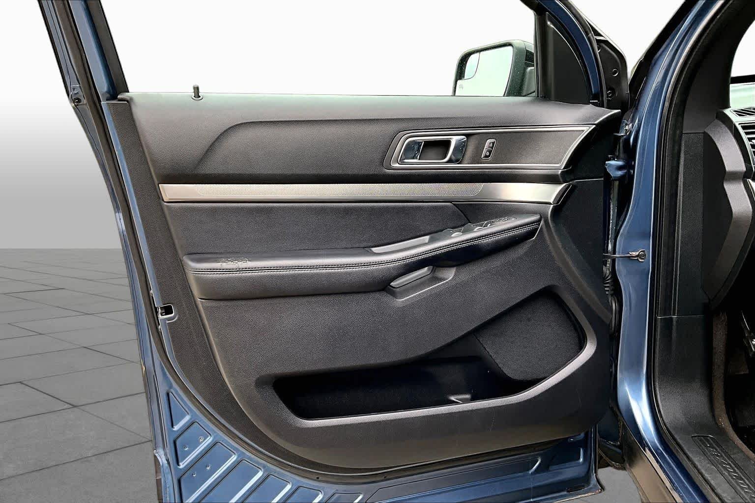 Used 2018 Blue Metallic Ford XLT image 22