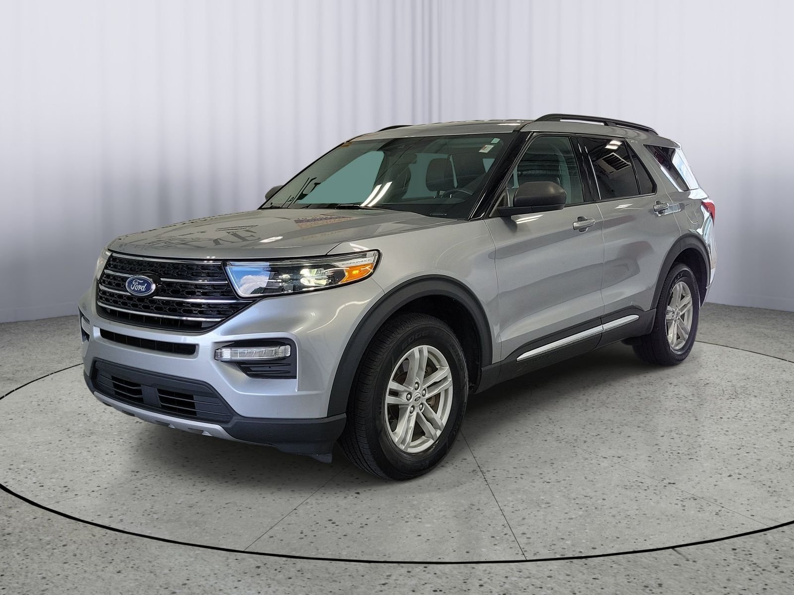 Used 2020 Silver Ford XLT image 4